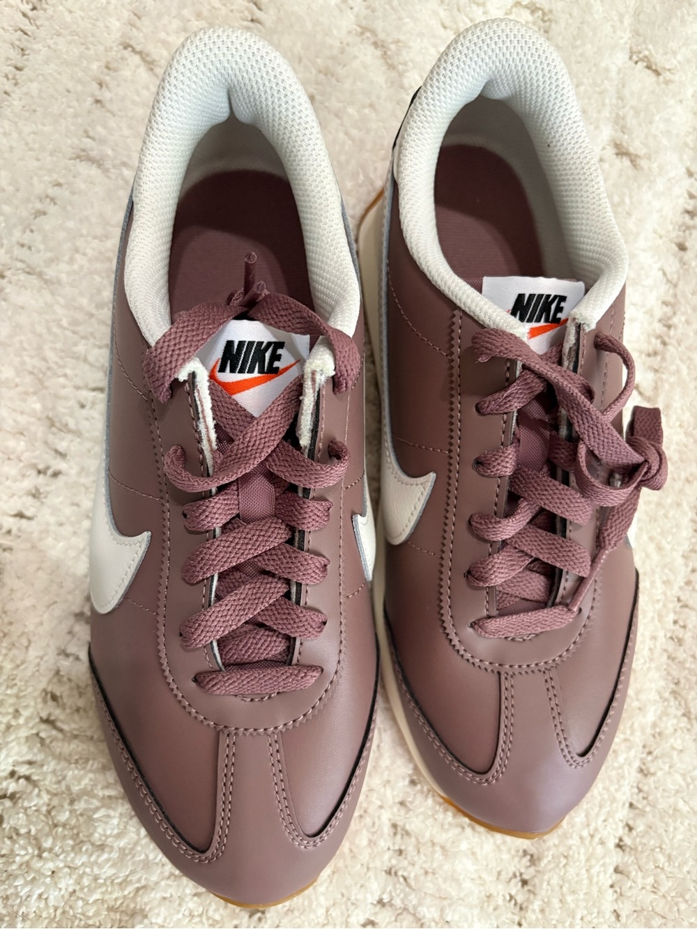Nike Retro Runner Sneakers in Mauve and White - pacific LTR - Picture 2 of 3